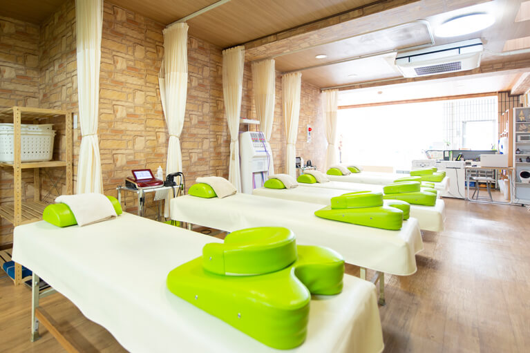 肩こりや腰痛の治療なら狭山のしゅう整骨院 施設紹介